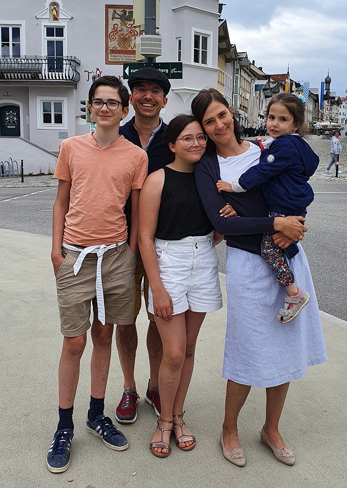 7175d3f7-fab5-4266-9026-84851e17a43a-do_you_have_a_picture_of_the_entire_family_we_d_love_to_see_it_-Familie-M.-H.-07-20 7175d3f7-fab5-4266-9026-84851e17a43a-do_you_have_a_picture_of_the_entire_family_we_d_love_to_see_it_-Familie-M.-H.-07-20